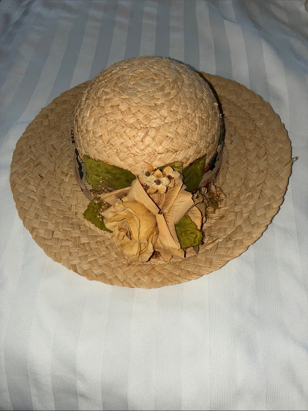Cappelli Straworld Vintage Tan Woven Straw 3D Flower Floral Wide Brim Sunhat